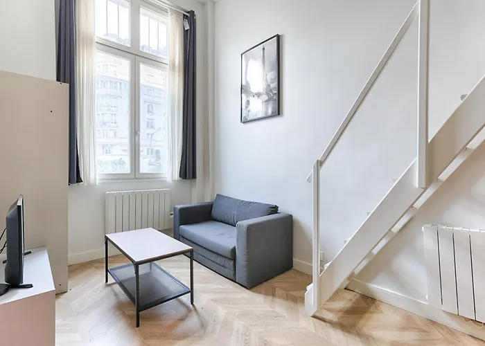 Loft De Charme An Coeur Des Batignolles *